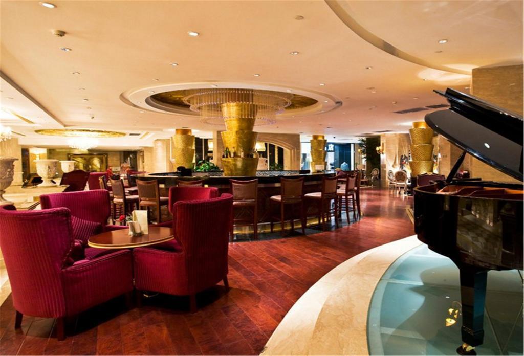New Paris Hotel Harbin Extérieur photo
