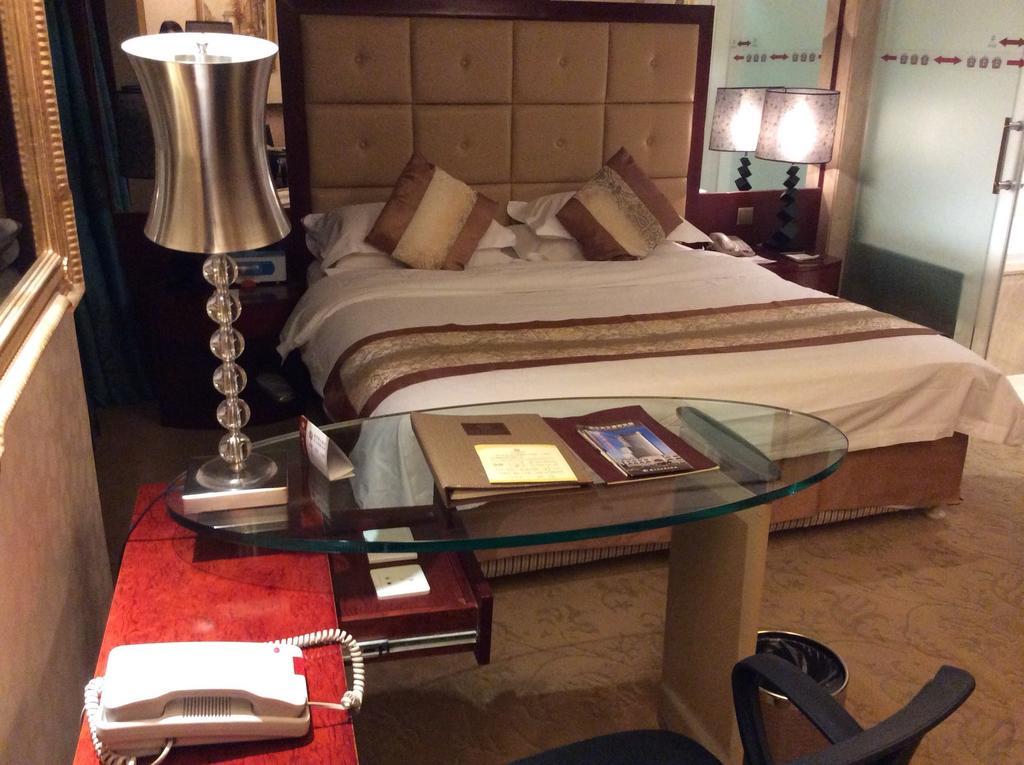 New Paris Hotel Harbin Extérieur photo